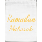 Gold Ramadan Mubarak text on a white surface for Ramadan Mubarak gebaksdoos